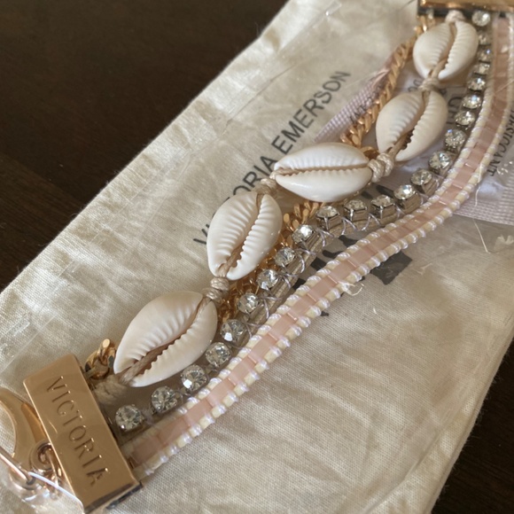 NEW Victoria Emerson shell bracelet - Picture 2 of 4